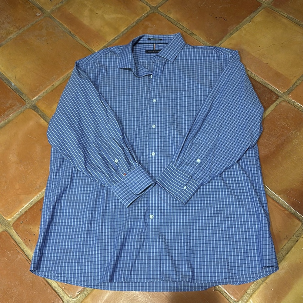 Tommy Hilfiger Men’s button down shirt